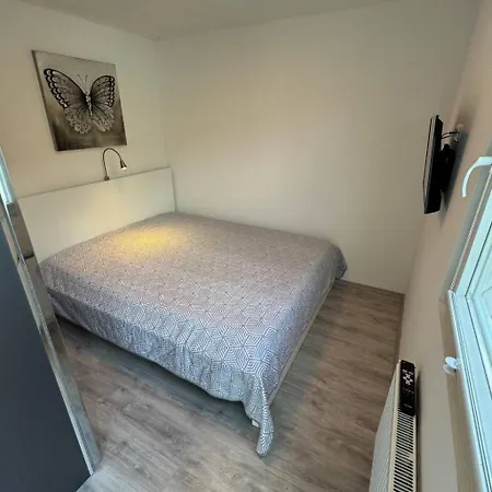 In Wervershoof Mit Terrasse Und Garten By Interhome Casa vacanze *