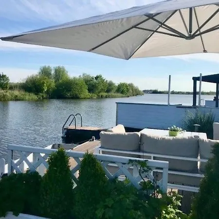 In Wervershoof Mit Terrasse Und Garten By Interhome *