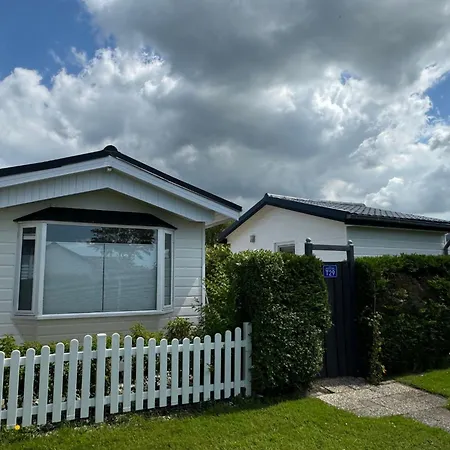 Casa vacanze In Wervershoof Mit Terrasse Und Garten By Interhome