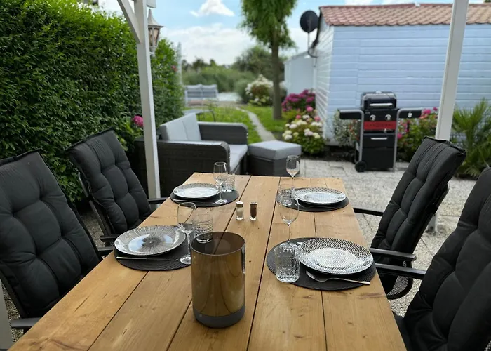 Holiday home In Wervershoof Mit Terrasse Und Garten By Interhome *