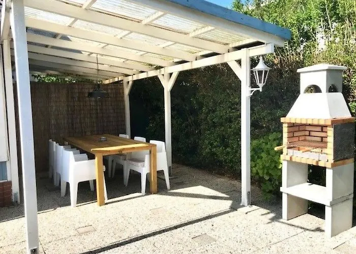 In Wervershoof Mit Terrasse Und Garten By Interhome Holiday home